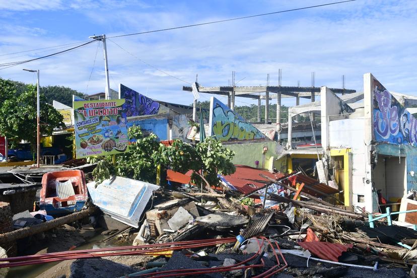 Colapsan 15 restaurantes en Puerto Marqués