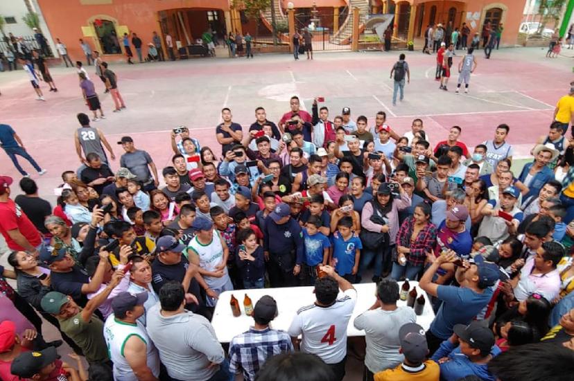 Concurso de caguamas y Grupo Exterminador en la feria de Tlacotepec