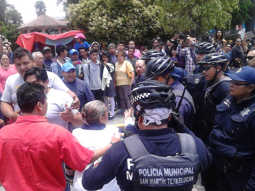 Operativo contra ambulantes deja 7 heridos en Texmelucan  