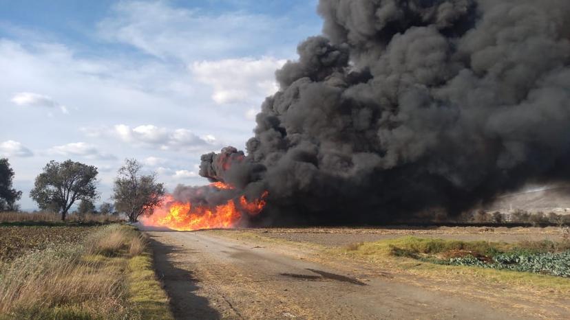 Provocan incendio controlado en fuga de gas LP en Tepeaca