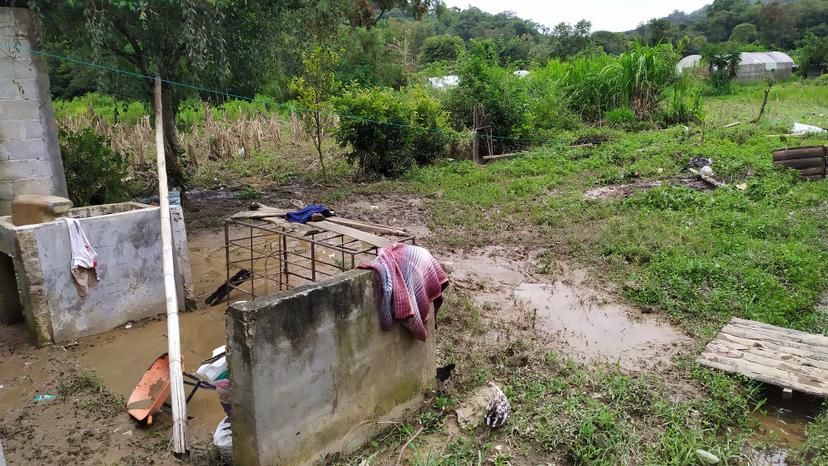 Reportan medio centenar de damnificados en Tlaola tras lluvias