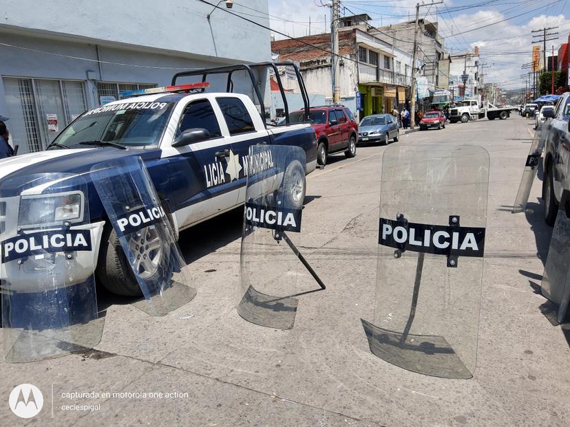 Temen choque de policías y ambulantes por operativo en Texmelucan