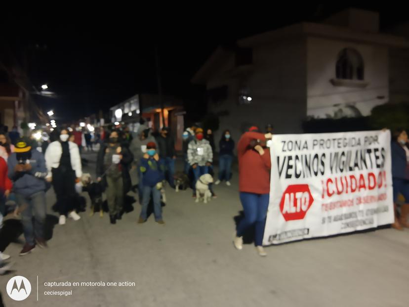 VIDEO Marchan vecinos vigilantes ante inseguridad en Texmelucan