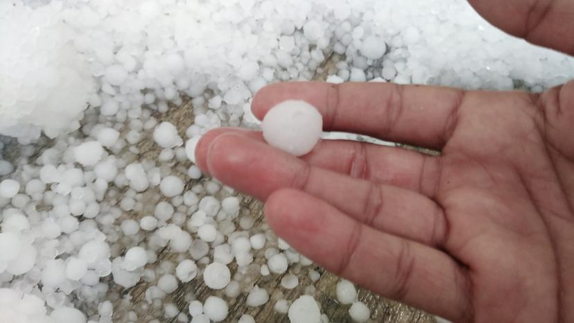 Granizada cubre de blanco a Tehuacán