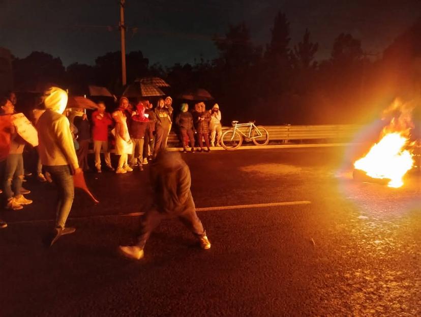 Pobladores de Xoxtla liberan la autopista México-Puebla tras 11 horas 