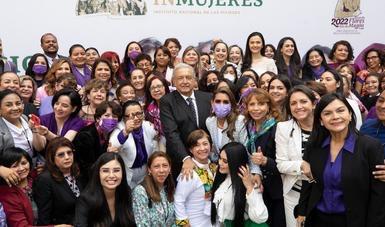 Como México no hay dos en cuanto a participación de las mujeres: Andrés Manuel López Obrador.