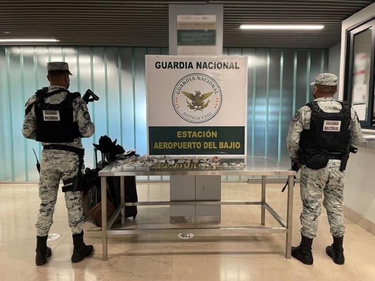 Aseguran 80 piezas de joyería  en el Aeropuerto Internacional del Bajío