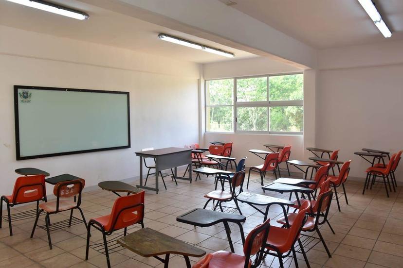 Un millón y medio de alumnos siguen sin clases por el paro nacional de la CNTE 