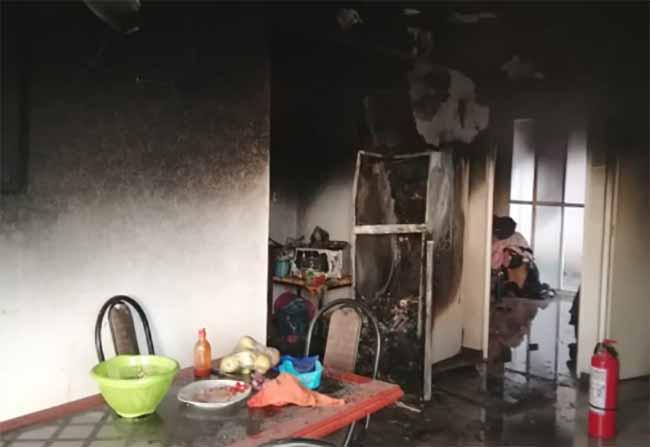 Se incendia vivienda en Huejotzingo y un policía resulta intoxicado