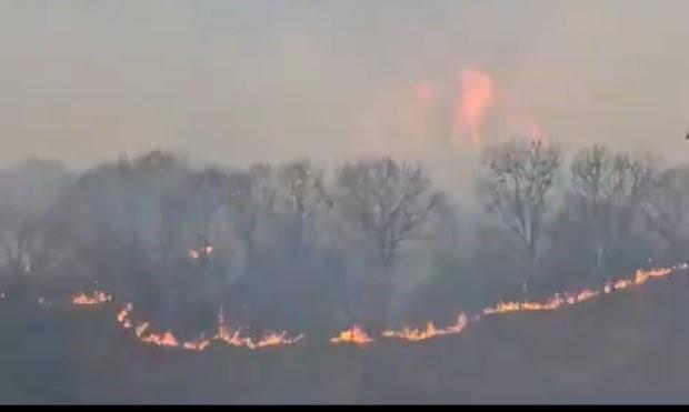 Incendio afecta subida a Chalma, en Morelos