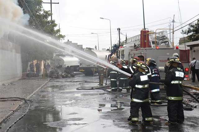 Fuego consume local comercial en San Pedro Cholula