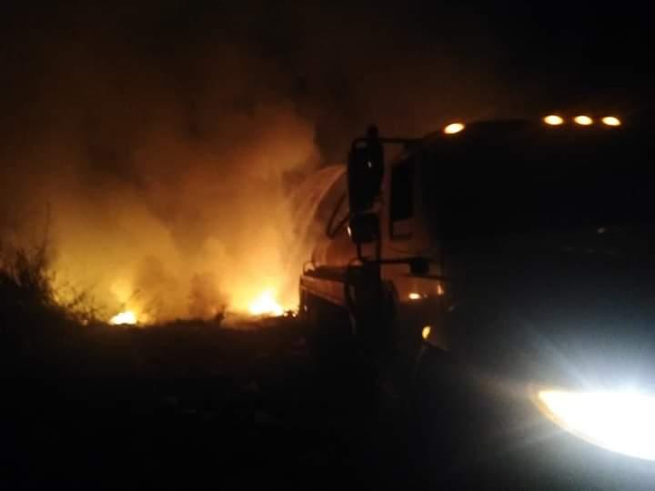 Se incendia tiradero municipal de Coxcatlán