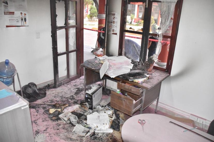 Pobladores incendian alcaldía de Coronango por evitar linchamiento