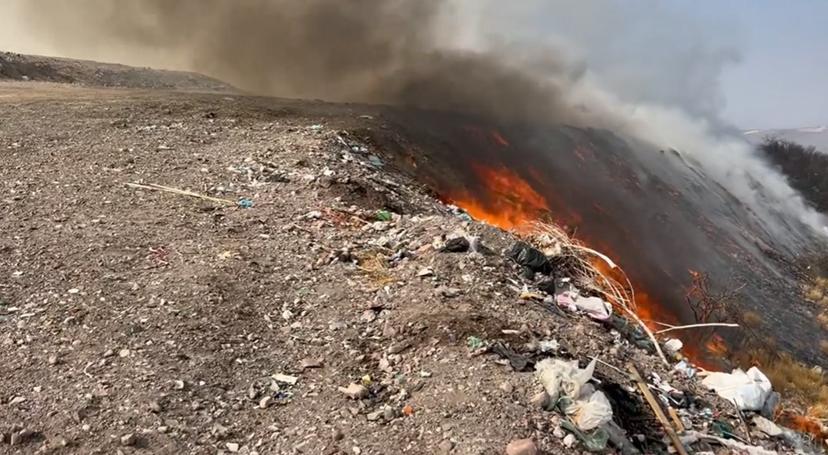 Se incendia basurero municipal de Acatlán   