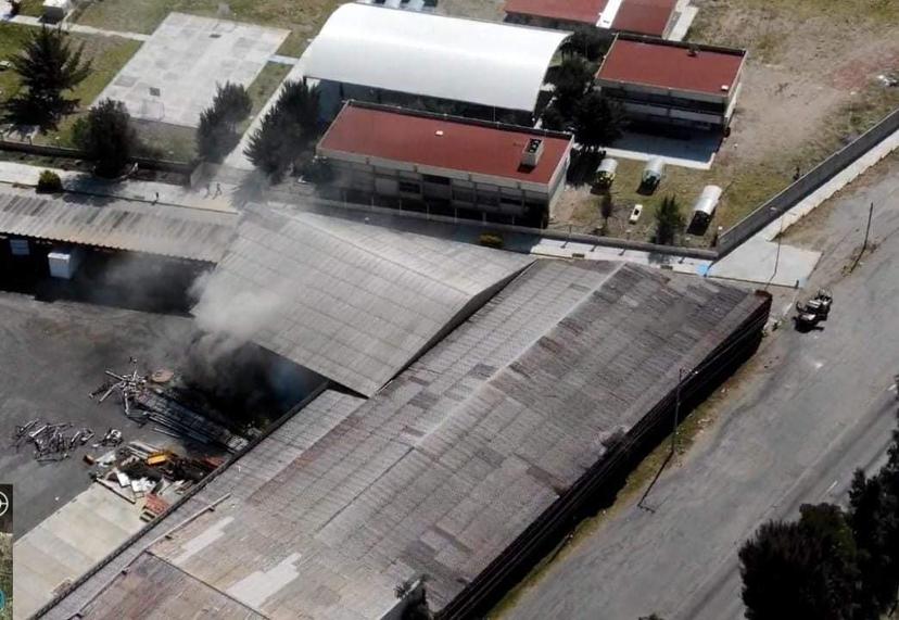 Daños materiales deja incendio en empresa avícola de Tecamachalco