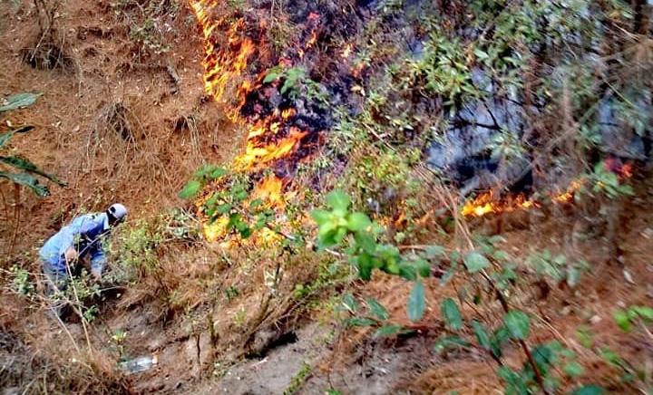 Vecinos de Atlixco piden ayuda a autoridades para apagar incendios