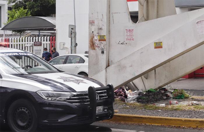 Joven fallece frente al Issste San Manuel en Puebla capital