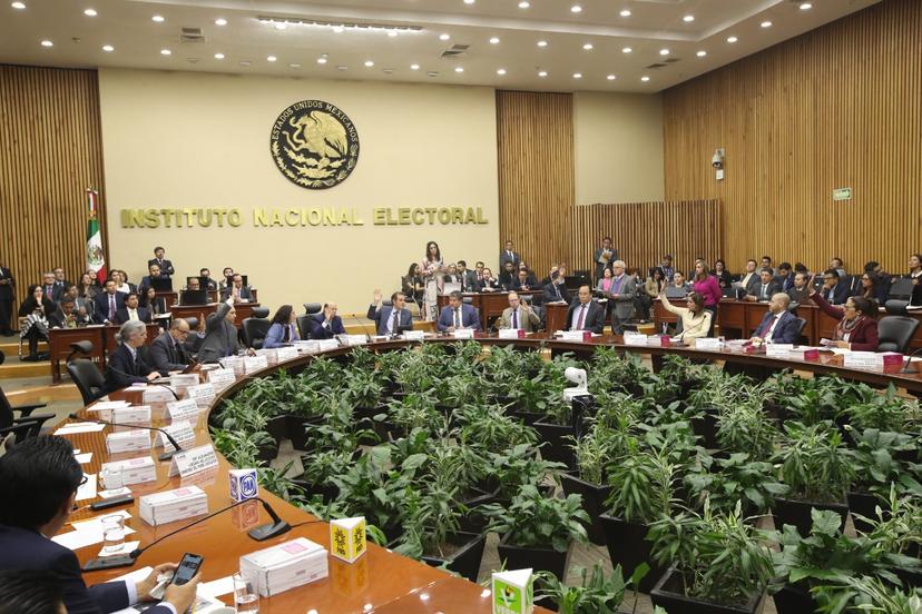 Avala PRI controversia del INE por recorte presupuestal