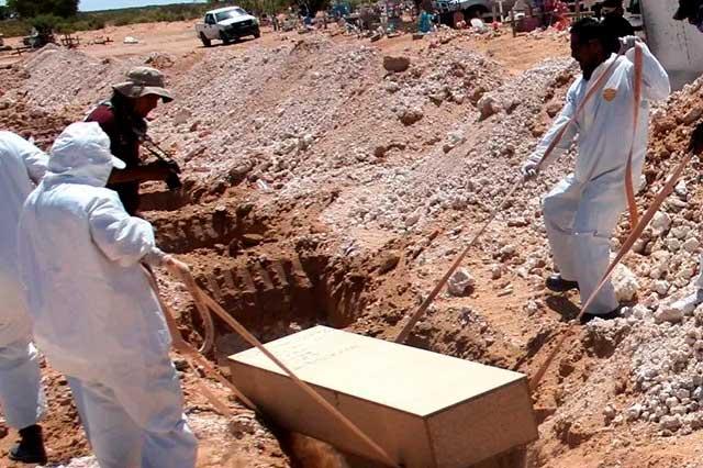 En Ciudad Juárez sepultan en fosa común 4 mujeres y 51 hombres