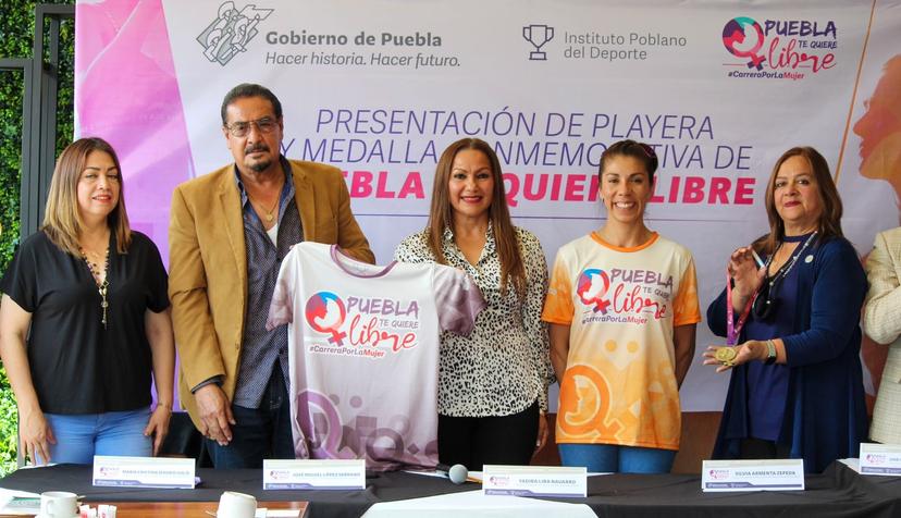 Presenta INPODE playera y medalla de carrera Puebla te quiere libre