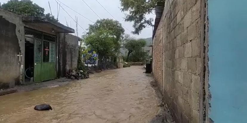 Por lluvias se registran inundaciones en la región de Izúcar