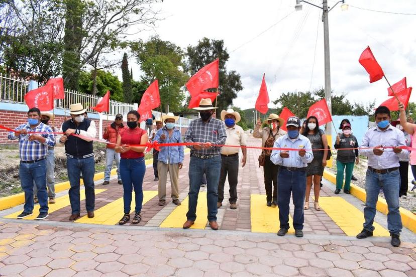 Antorchistas inauguraron cuatro obras en Ixcaquixtla