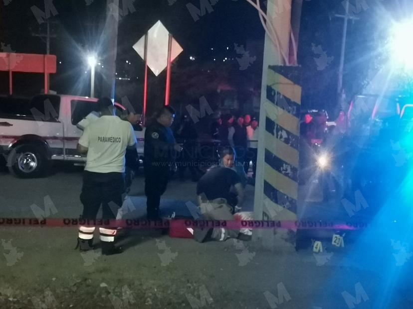 Asesinan a tiros a El Beto en la gasolinera de Antorcha en Izúcar