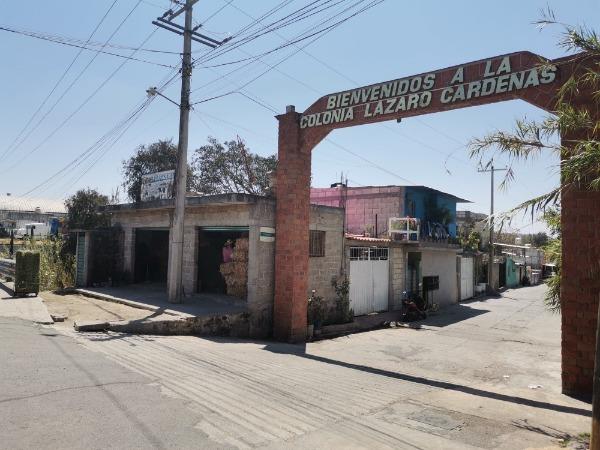 Encuentran a menor de edad con un cadáver en un taxi en Izúcar