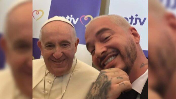 J Balvin estuvo con el Papa Francisco y se tomó una selfie con él 