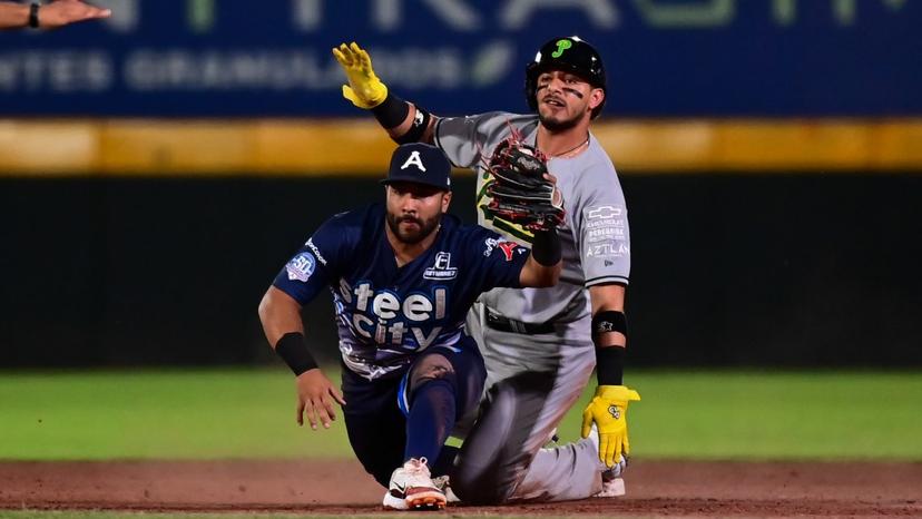 Yoimer Camacho sigue invicto con Pericos