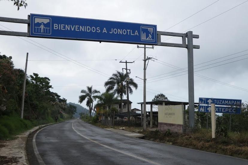 Inauguran rehabilitación de la carretera Equimita- Huehuetla