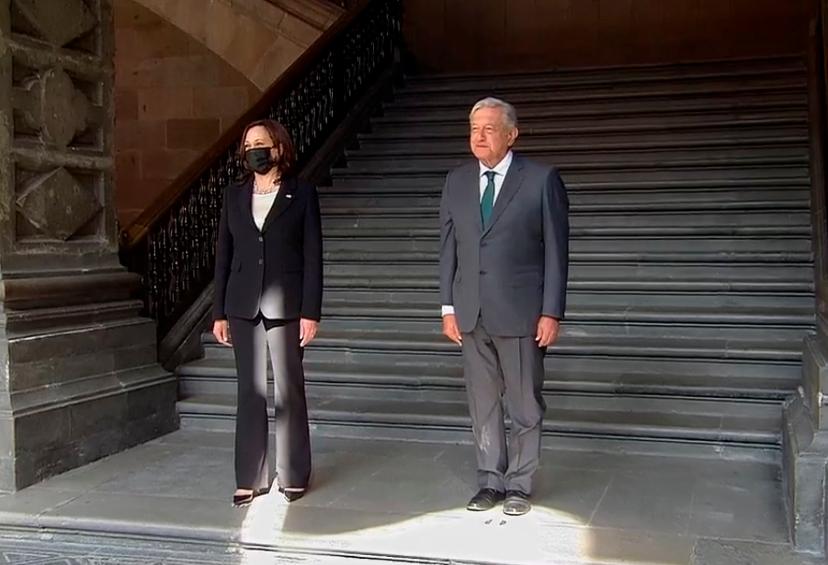 AMLO y Kamala Harris firman memorándum de cooperación migratoria