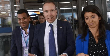 El ministro de Salud británico, Matt Hancock renunció