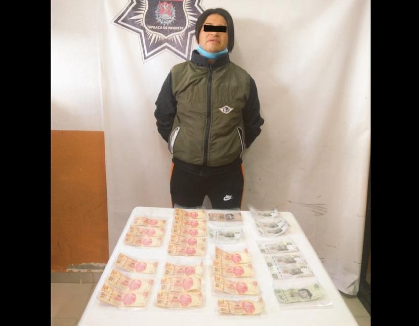 Detenido por intentar comprar con billetes falsos en tianguis de Tepeaca