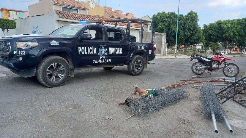 Ladrón se duerme en la calle tras robar domicilio en Tehuacán