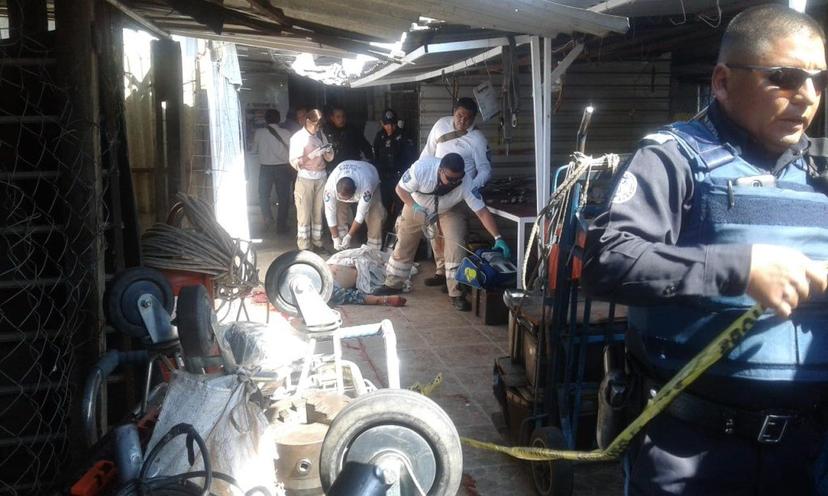 VIDEO Balacera en mercado Unión deja dos muertos