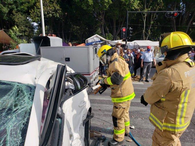 Mujer lesionada choque ruta línea 3