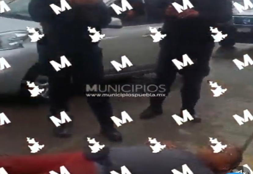 VIDEO Balean por la espalda a un hombre en Texmelucan