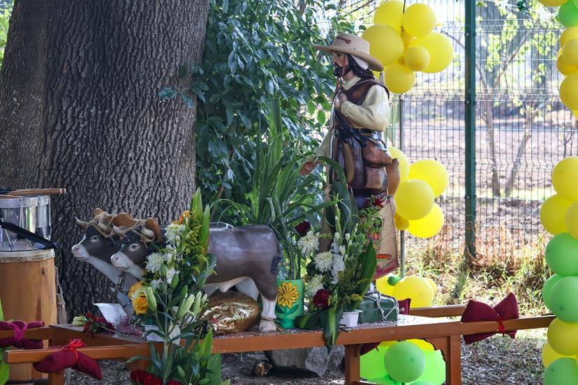 Campesinos celebran a San Isidro Labrador en San Juan Totolac 