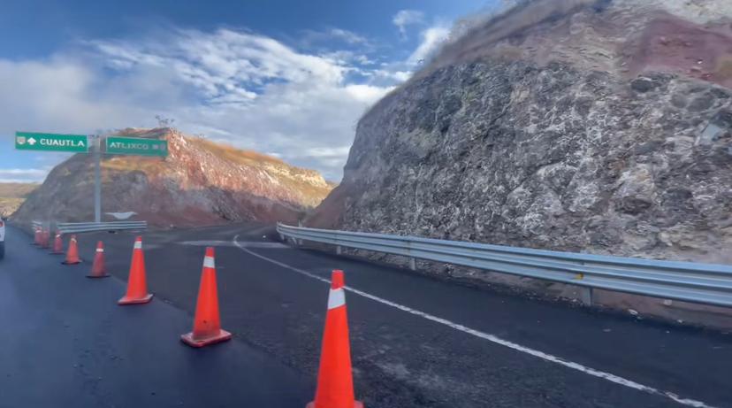 Por deslaves cierran libramiento Tepeojuma-Agua Dulce
