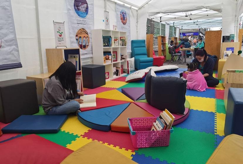 Conversaciones y talleres literarios en la Fiesta del Libro en Puebla