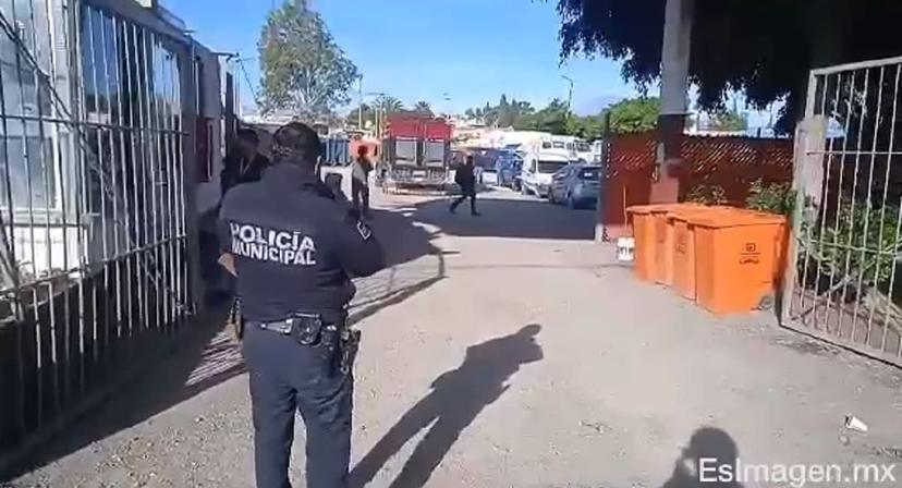 Sujetos armados atracan oficinas de limpia municipal