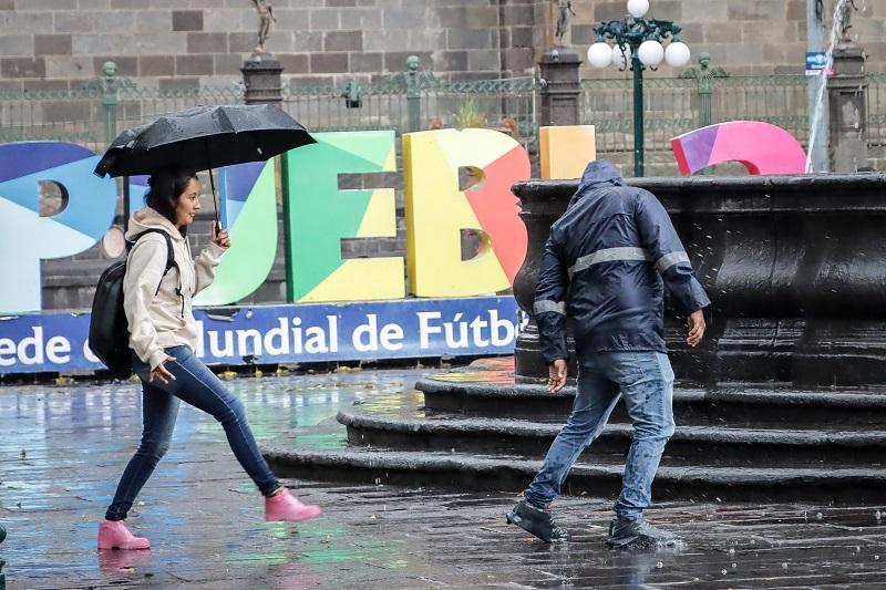 Lluvias intermitentes y una rayita más de calor espera Puebla este lunes