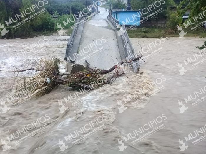 Torrenciales lluvias en la Mixteca poblana dejan incomunicadas varias zonas