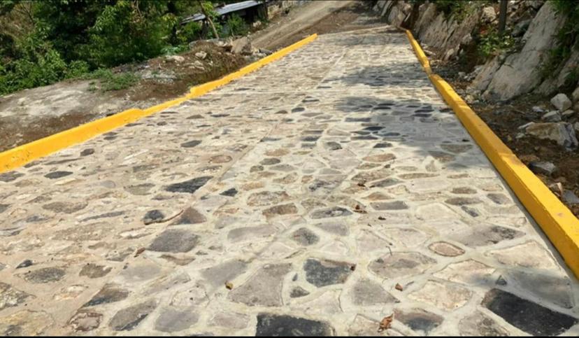 Pavimentarán con concreto hidráulico camino Zihuateutla