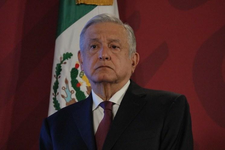 AMLO ofrece condolencias a Laurita y causa revuelo