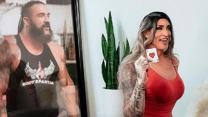 Exluchador de la WWE ahora es una mujer transgénero