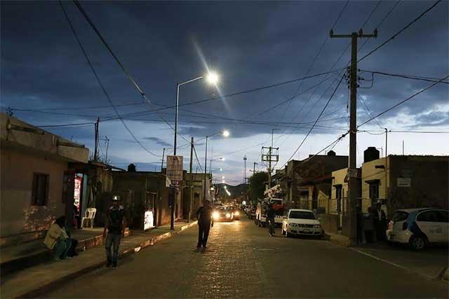 Fallan luminarias de Infraenergía en Atlixco y comuna no puede repararlas