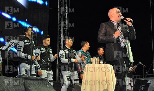 Sufre Lupillo Rivera intento de secuestro al terminar baile en Petlalcingo