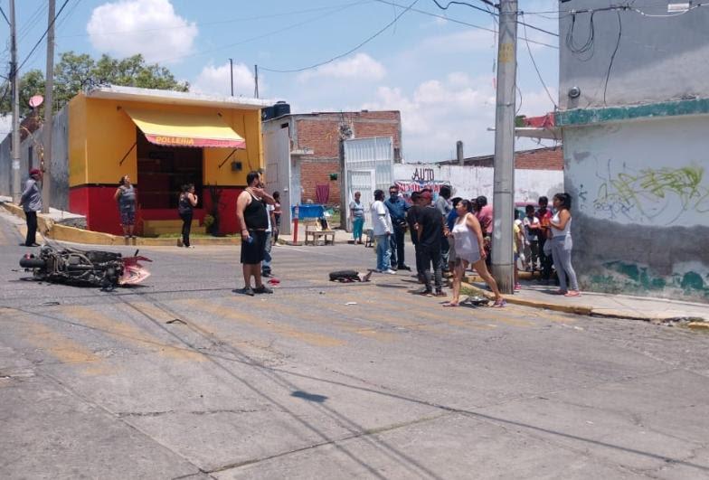 Embiste a mujer e hija en calles de Atlixco